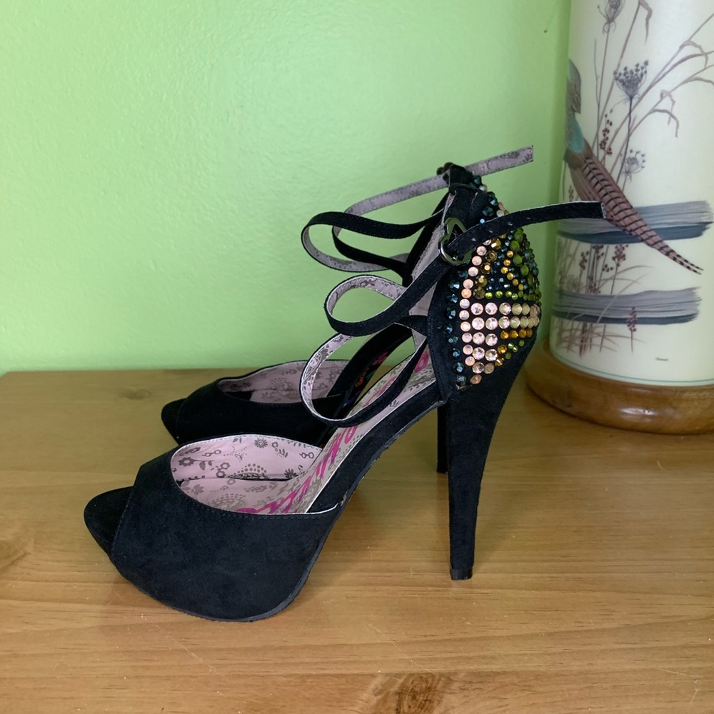 Black platform heels bedazzled back